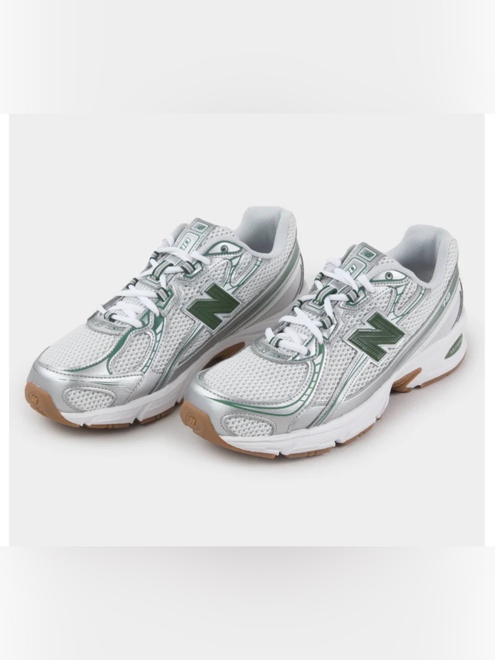 New Balance 740 green/ gray size 10